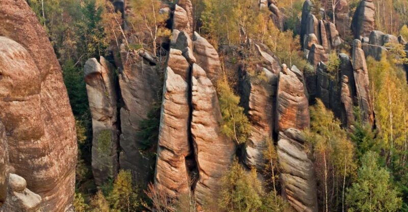 from-wroclaw-hiking-trail-in-rock-city-adrspach