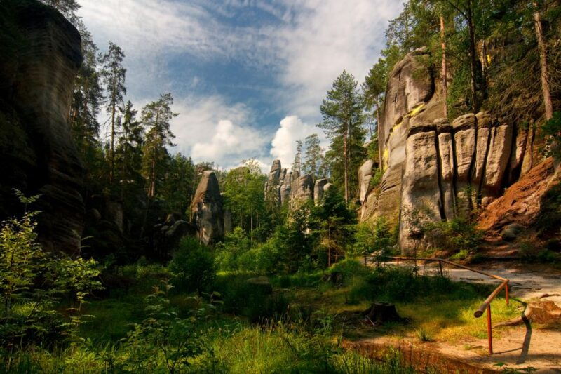 from-wroclaw-hiking-trail-in-rock-city-adrspach