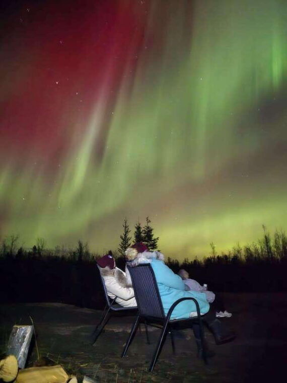 from-yellowknife-aurora-borealis-tour-with-cozy-cabin-base