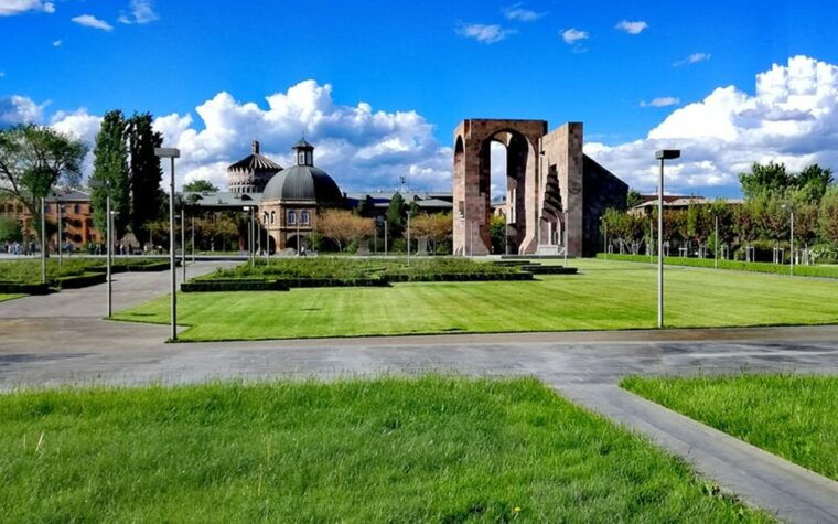 from-yerevan-khor-virap-etchmiadzin-and-zvartnots-tour