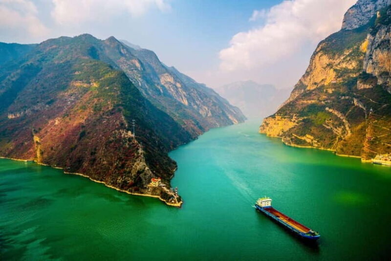 From Yichang: 5-Day Yangtze River Cruise to Chongqing - An In-Depth Look at the 5-Day Yangtze River Cruise