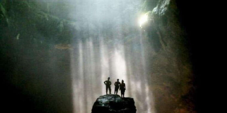 from-yogyakarta-2day-temple-sunrise-volcano-and-cave-tour