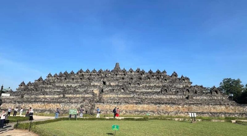 From Yogyakarta: Borobudur, Chicken Church & Mendut Temple - Key Points