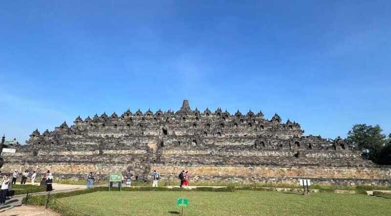 from-yogyakarta-borobudur-chicken-church-mendut-temple