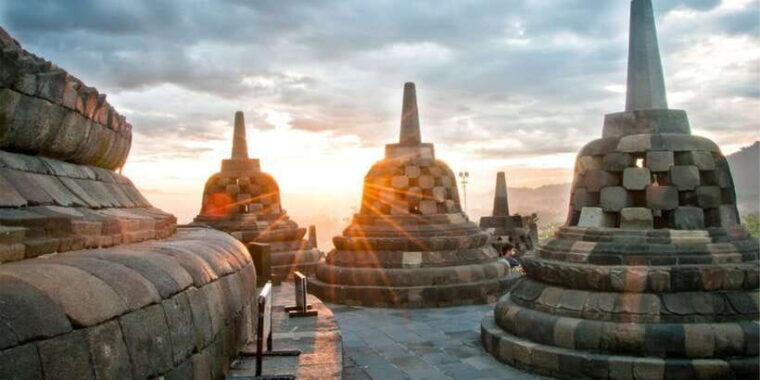 from-yogyakarta-borobudur-mount-bromo-and-ijen-4-day-tour