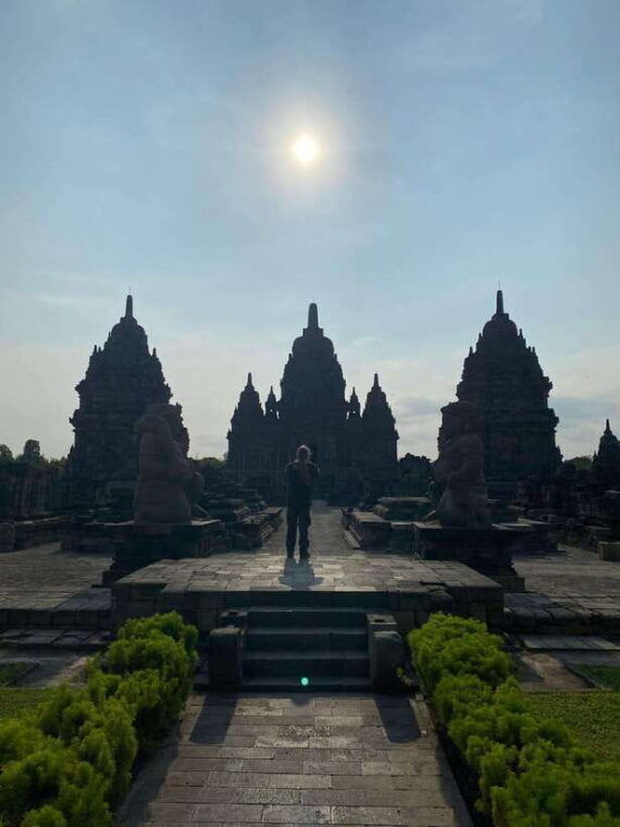 from-yogyakarta-borobudur-temple-and-merapi-jeep-tour