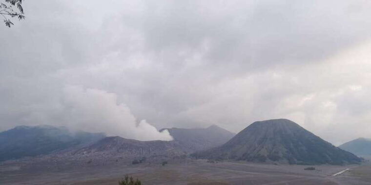 from-yogyakarta-borobudur-waterfall-bromo-and-ijen-tour