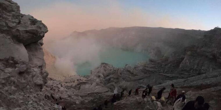 from-yogyakarta-bromo-ijen-ketapang-port-3d2n