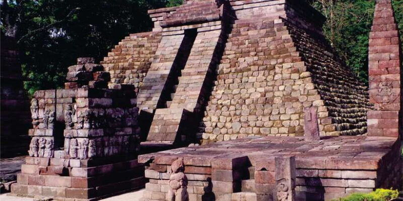 from-yogyakarta-cetho-sukuh-erotic-temple-and-solo-city