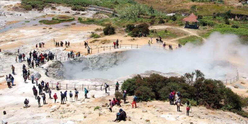 from-yogyakarta-dieng-plateau-golden-sunrise-guided-trip