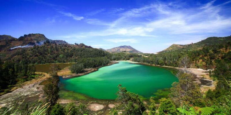 from-yogyakarta-dieng-plateau-golden-sunrise-guided-trip