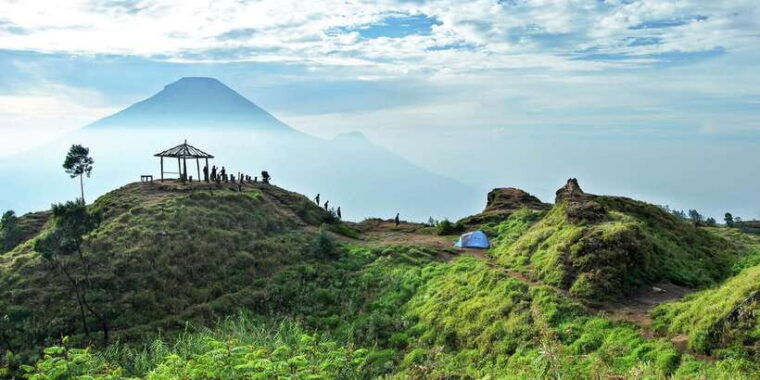 from-yogyakarta-dieng-plateau-golden-sunrise-guided-trip