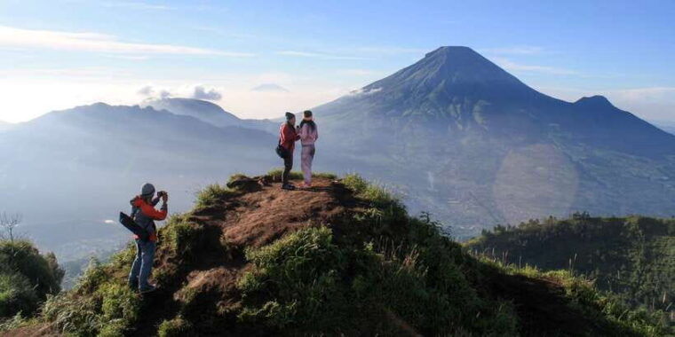 from-yogyakarta-dieng-plateau-golden-sunrise-guided-trip