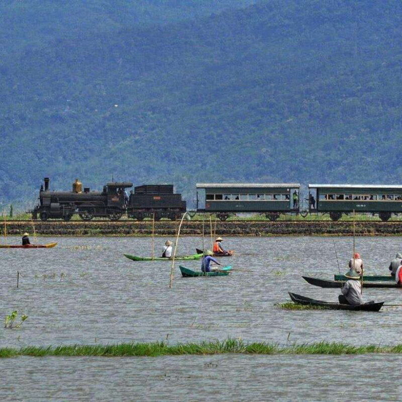 from-yogyakarta-indonesian-railway-museum-and-train-ride