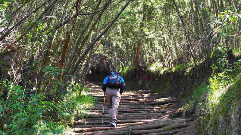 from-yogyakarta-mount-sumbing-day-hike-via-nepal-van-java