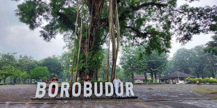 from-yogyakarta-one-day-tour-borobudur-and-prambanan