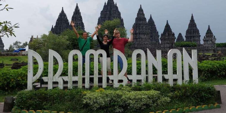 from-yogyakarta-one-day-tour-borobudur-and-prambanan