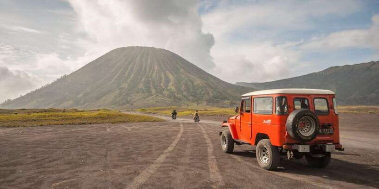 from-yogyakarta-tumpak-sewu-bromo-ijen-4d3n-guided-tour