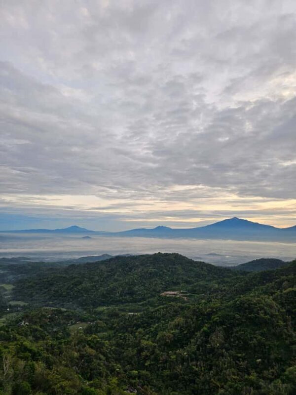 From Yogyakarta: Tumpeng Menoreh Skyline Sunrise - Detailed Breakdown of the Experience