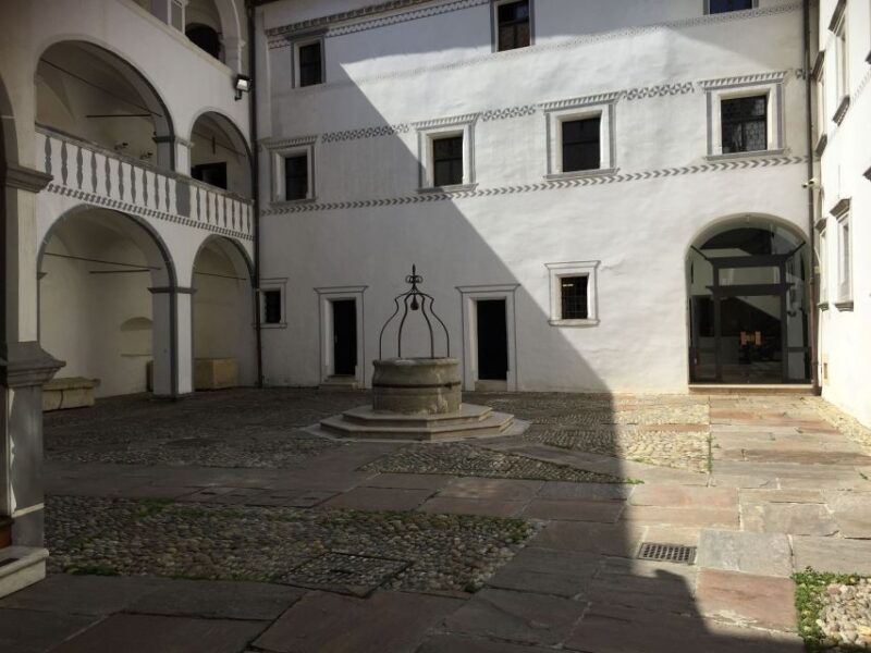from-zagreb-varazdin-baroque-town-trakoscan-castle