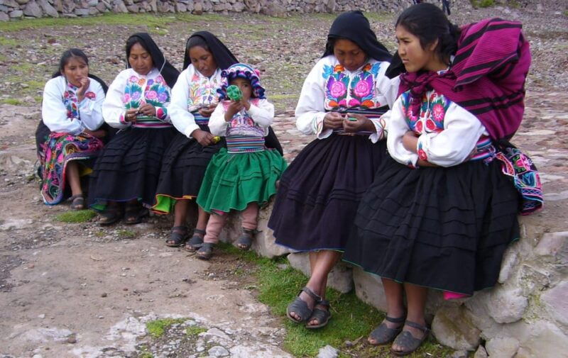 frompuno-uros-and-amantani-islands-full-day-tour-with-lunch