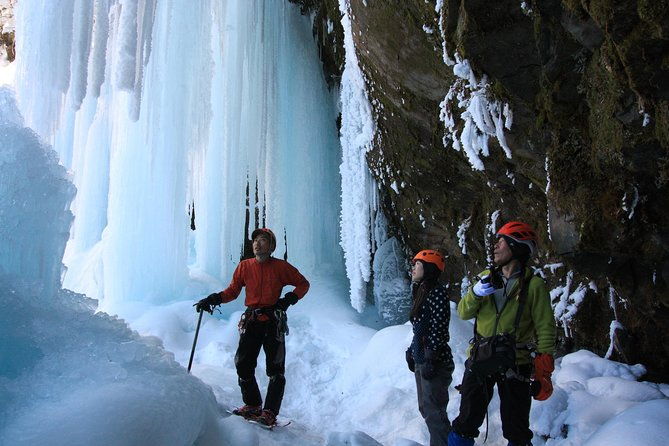 frozen-fall-trekking