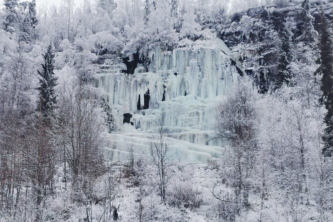 frozen-waterfalls-hike-through-korouoma-canyon