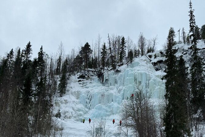 frozen-waterfalls-hike-through-korouoma-canyon