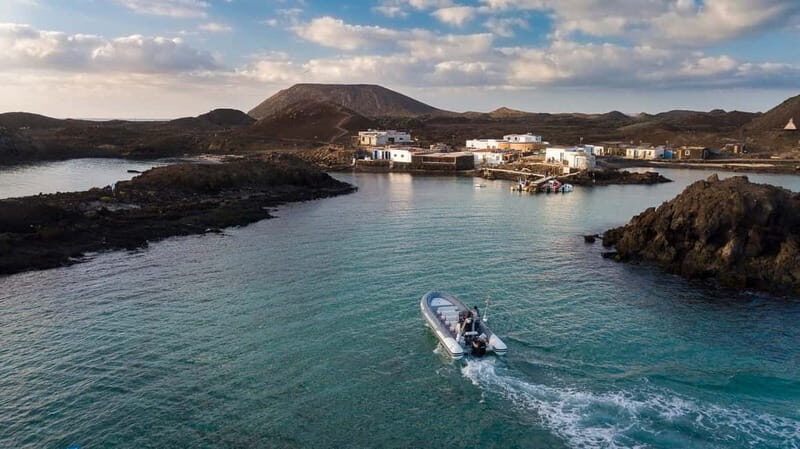 Fuerteventura: 1 hour private mini-cruise on Lobos Island - Exploring the Tour: What to Expect