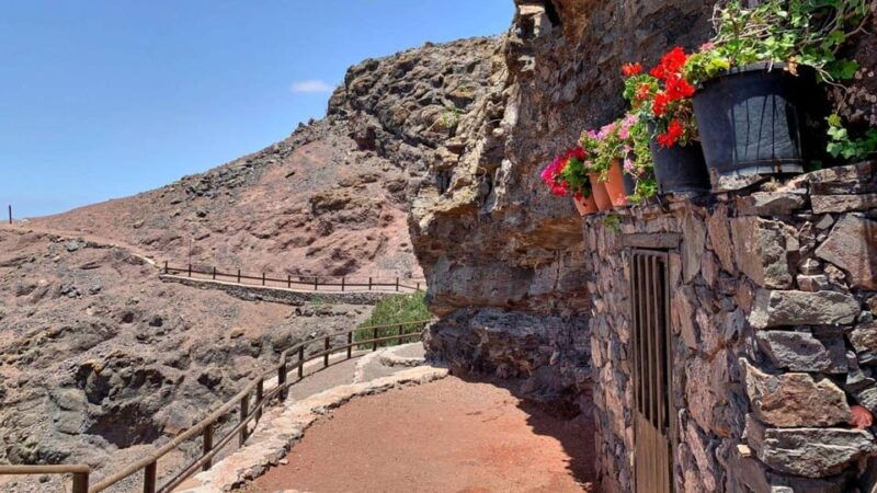 fuerteventura-hiking-up-the-holy-mountain-el-cardon