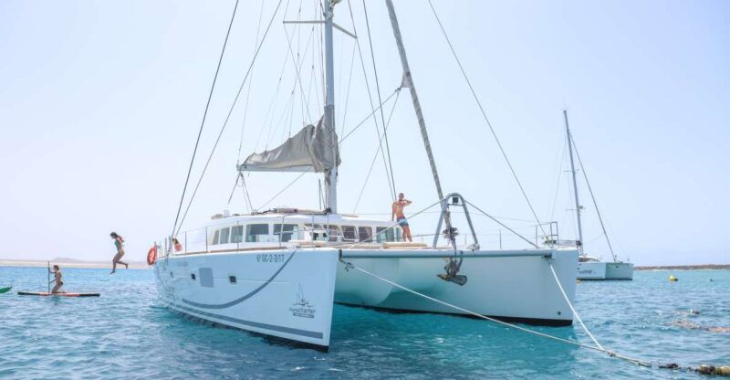 fuerteventura-private-luxury-catamaran-to-lobo-island