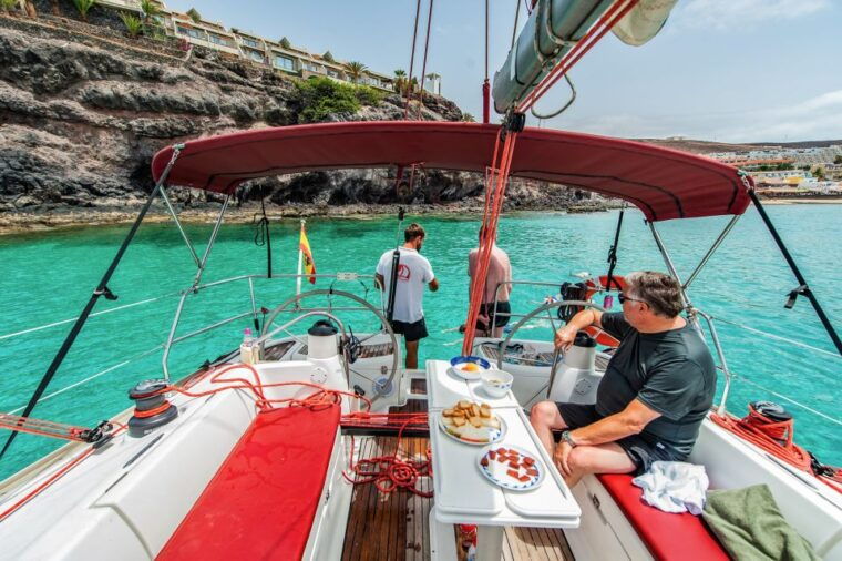 fuerteventura-sailing-with-snorkeling-and-dolphin-watching