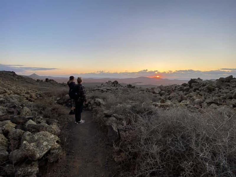 Fuerteventura: Twilight Volcano Hike with Sunset & Moonrise - What Makes This Tour Unique