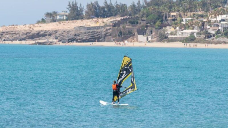 fuerteventura-windsurfing-taster-in-costa-calma-bay