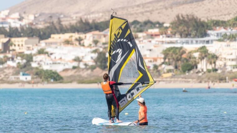 fuerteventura-windsurfing-taster-in-costa-calma-bay
