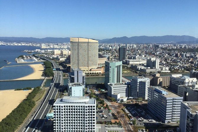 fukuoka-city-walking-with-public-transport-sightseeing-tour