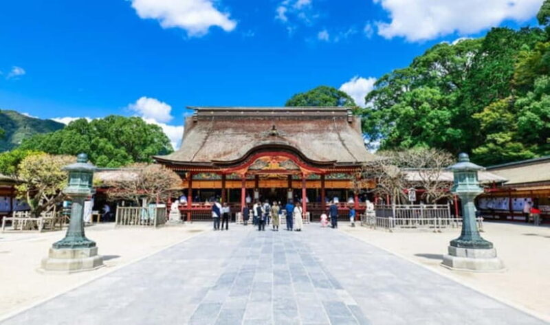 Fukuoka: Dazaifu Tenmangu 2-hour Guided Tour - Exploring the Dazaifu Tenmangu Shrine