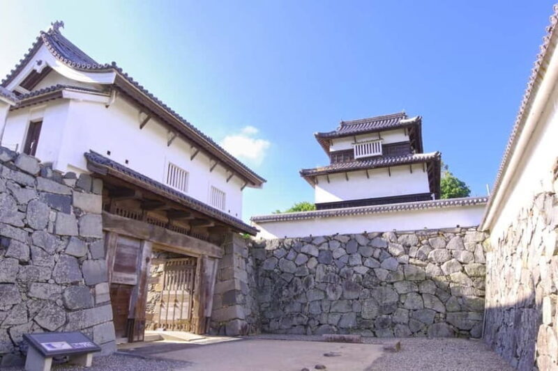 Fukuoka: Fukuoka Castle and Ohori Park Guided Tour - Key Points