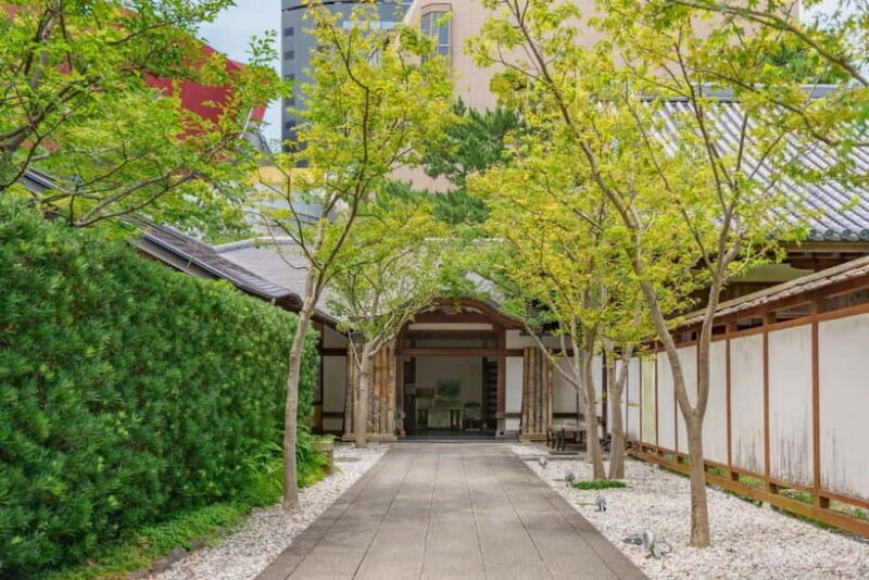 Fukuoka: Kitakyushu Manga & Castle Guided Tour - Key Points