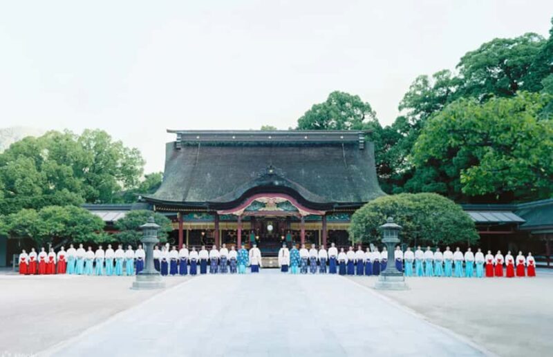 Fukuoka: Kumamoto Castle, Volcano, and Grasslands Day Trip - Visiting Aso Volcano Museum and Roadside Station