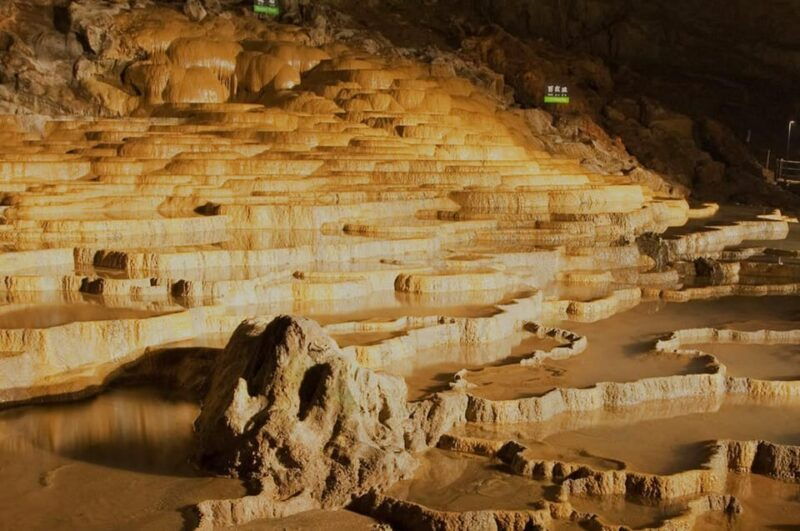 fukuoka-kyushu-yamaguchi-akiyoshido-cave-shrine-day-trip