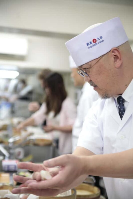 Fukuoka: Sushi Making Class with a Professional Chef - Why This Sushi Class Offers Great Value