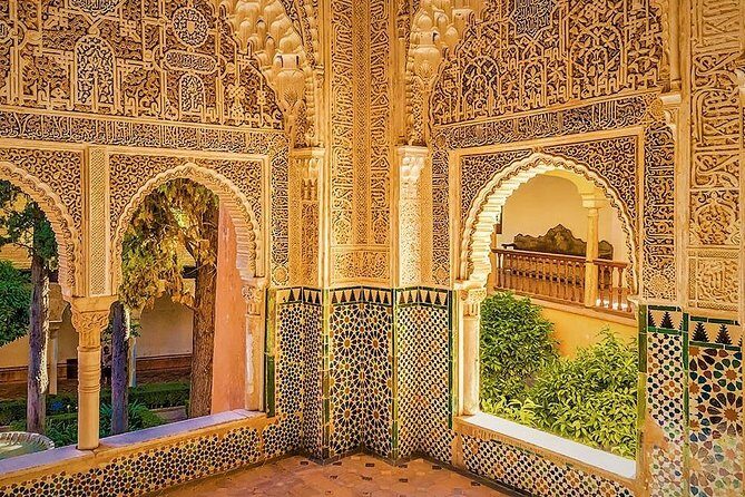 Full Alhambra tour with preferential access (SPANISH language) - What Makes This Tour Stand Out?