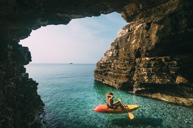 full-cave-safari-experience-by-kayak