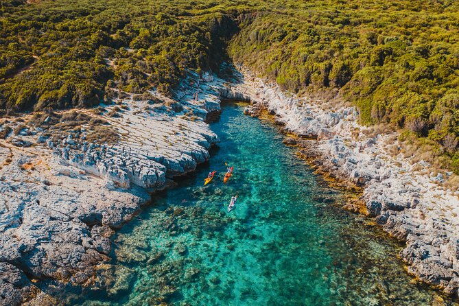 full-cave-safari-experience-by-kayak