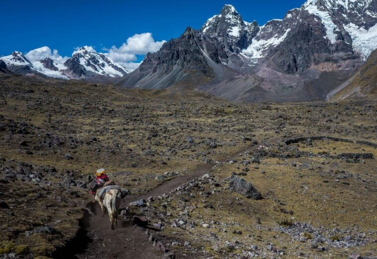 full-day-7-lakes-of-ausangate-group-tour