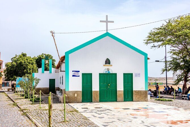 Full Day Adults Only Tour of Sal with Lobster Lunch and Salt Lake - The Sum Up