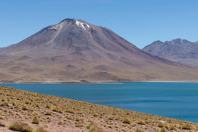 full-day-altiplanic-lagoons-red-stones-viewpoint-salar-de-atacama