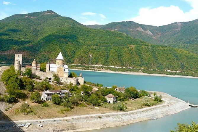 full-day-ananuri-gudauri-kazbegi-private-tour