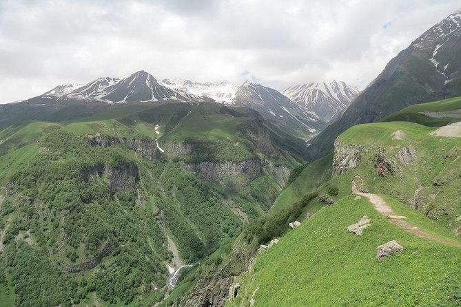 full-day-ananuri-gudauri-kazbegi-private-tour